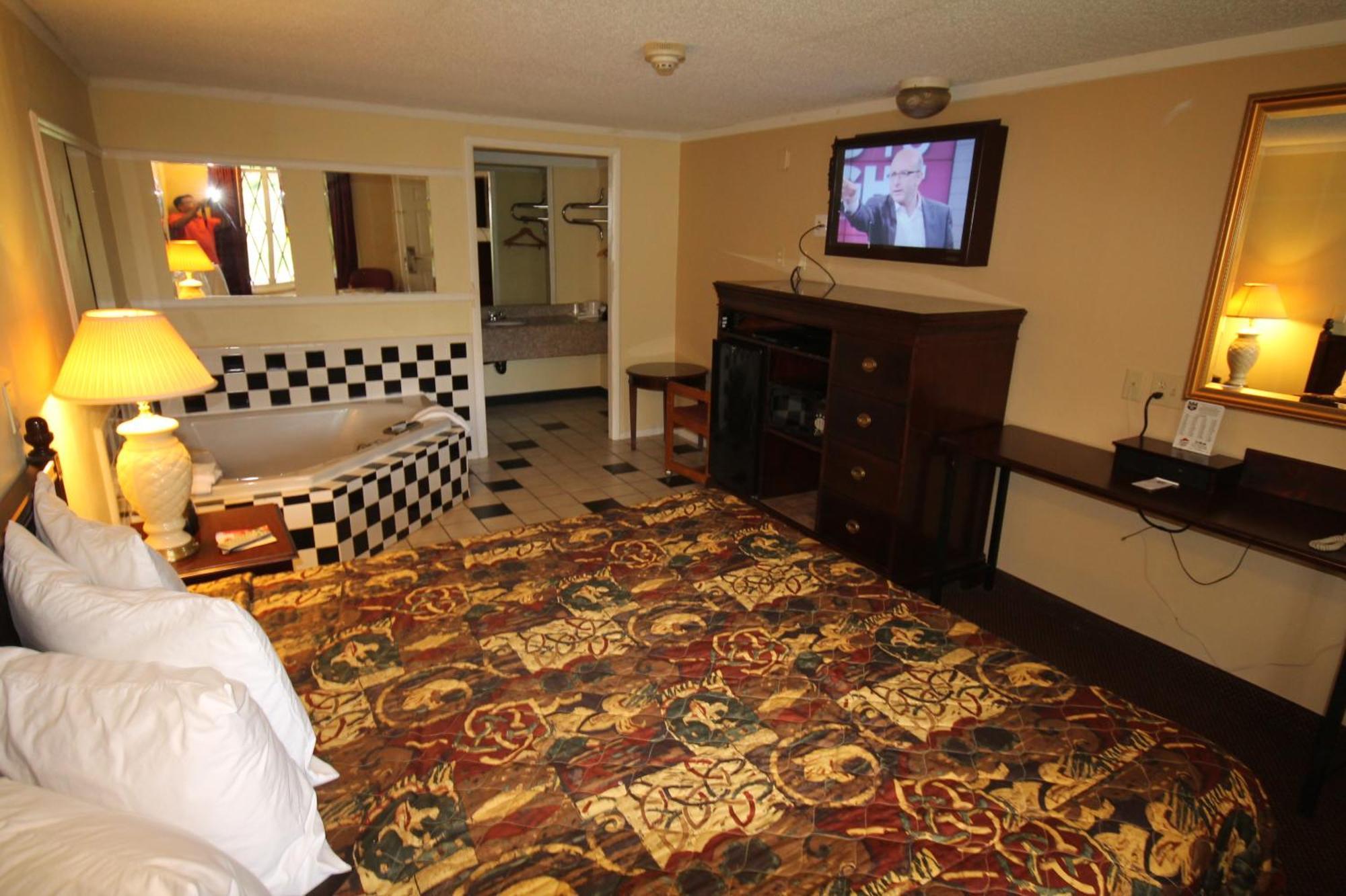 סגינאו Rodeway Inn & Suites מראה חיצוני תמונה