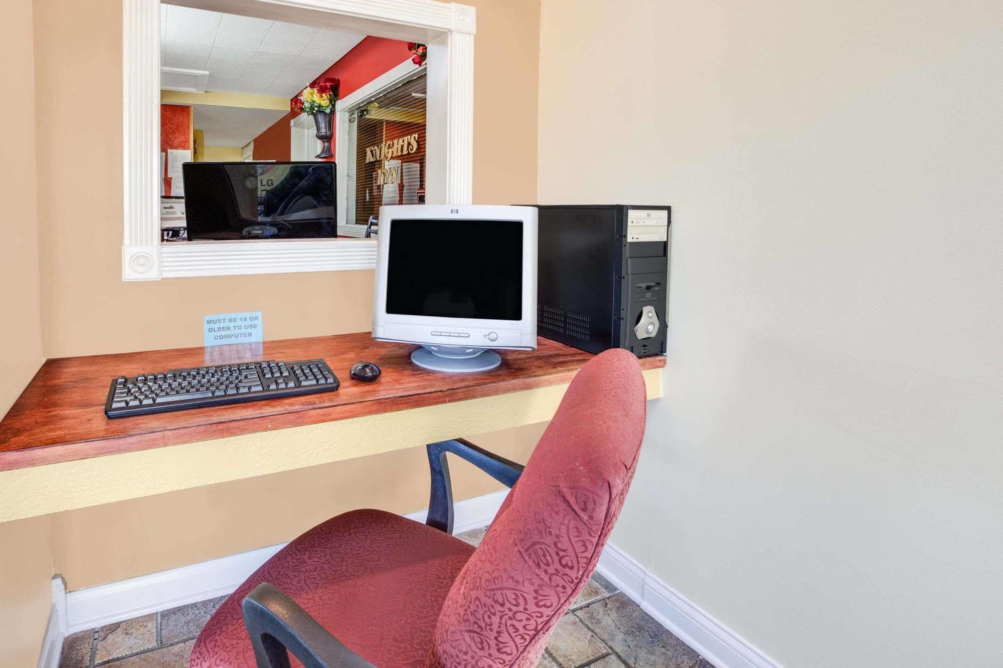 סגינאו Rodeway Inn & Suites מראה חיצוני תמונה